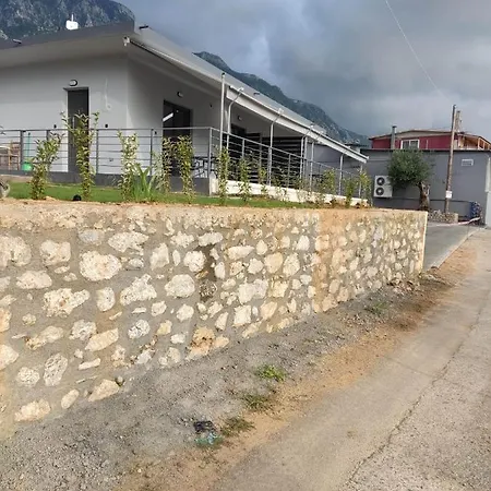 Kosta 1 * Kalamata