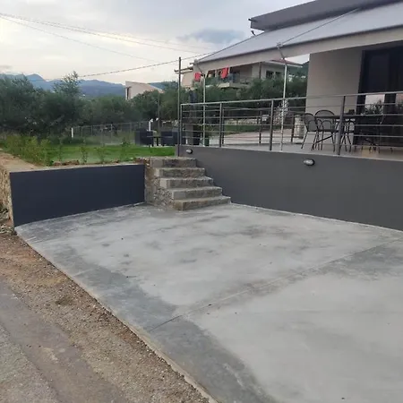Kosta 1 * Kalamata